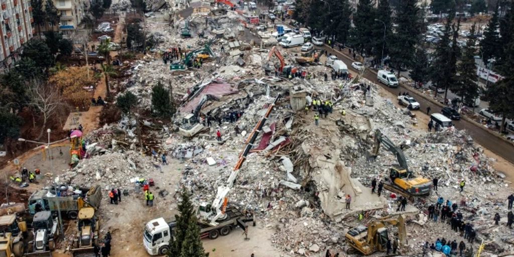 Rettungskräfte in der Türkei suchen weiter nach Überlebenden