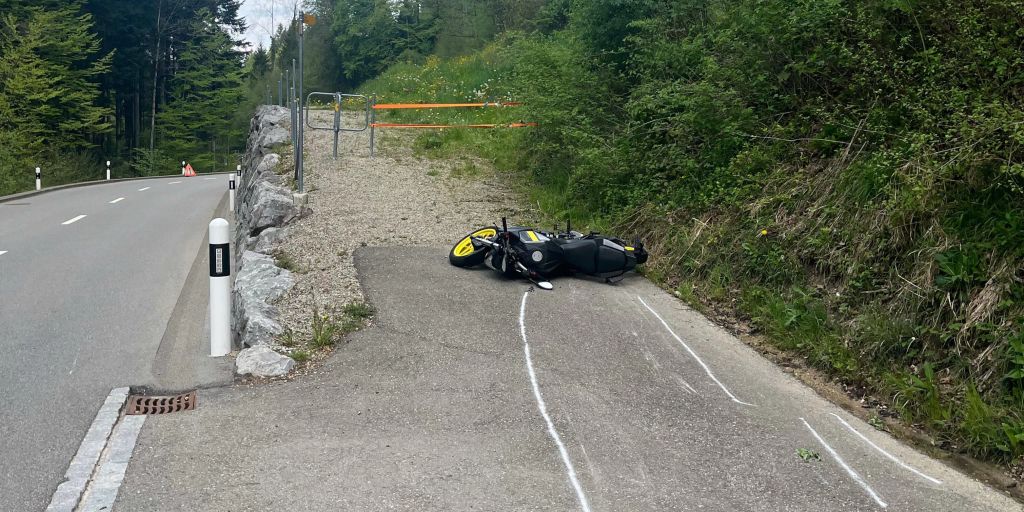 G Hwil Sg J Hriger Motorradlenker Nach Unfall Verletzt