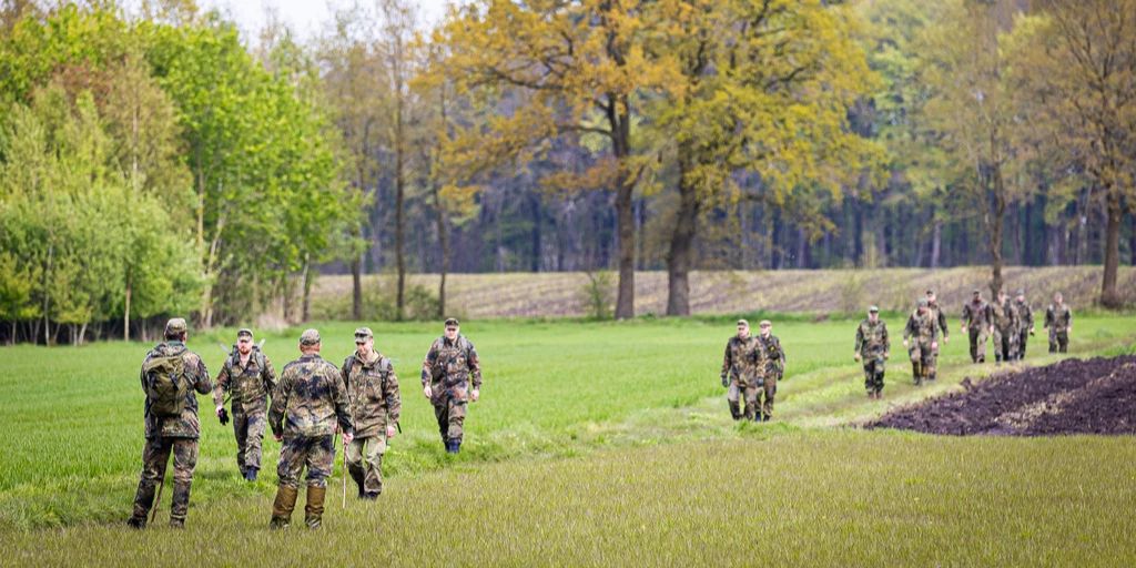 Menschenkette Einsatzkr Fte Sollen Vermissten Arian Finden