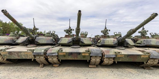 Erste Abrams Panzer Aus USA In Ukraine Angekommen