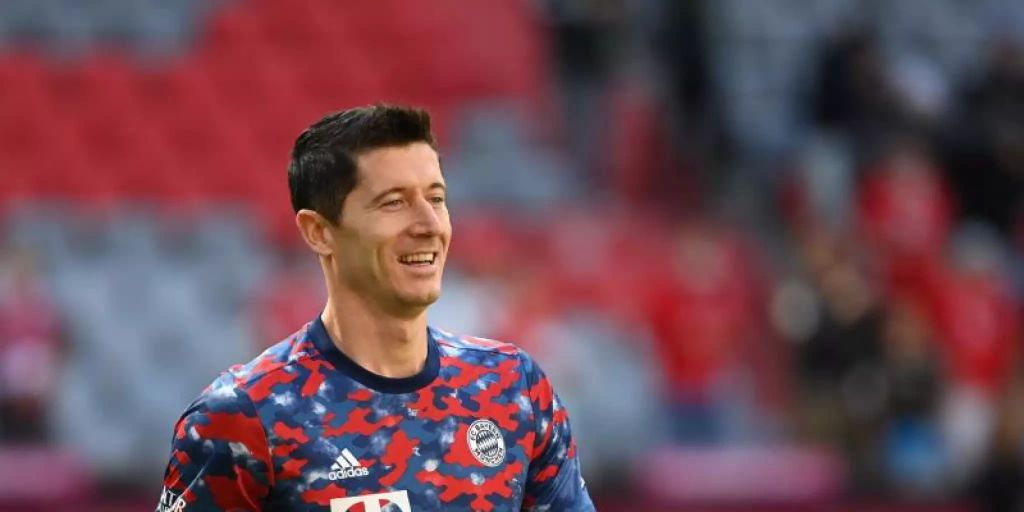 Bayern Stürmer Lewandowski erhält Goldenen Schuh