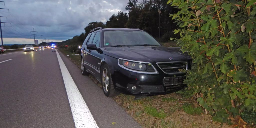 Autofahrer Verursacht Selbstunfall Nach Sekundenschlaf