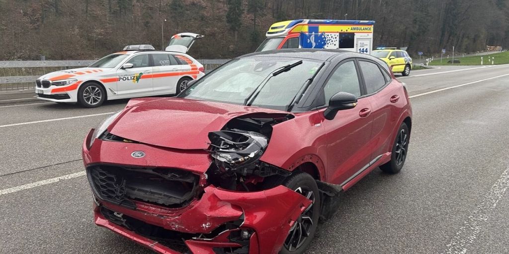 Thayngen SH Zwei Personen Bei Frontalkollision Leicht Verletzt