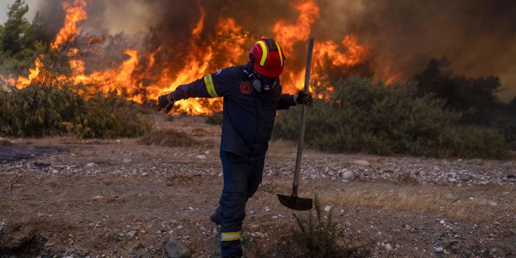 Gewaltiger Brand Athen Ruft EU Katastrophenschutz Zu Hilfe