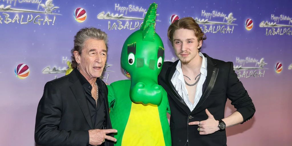 Seltener Familienauftritt Peter Maffay Mit Sohn Yaris In Berlin