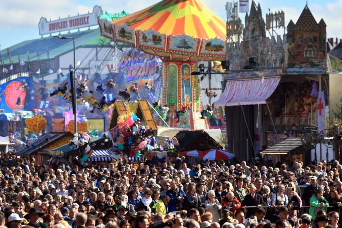 Oktoberfest J Hriger Kollabiert Nach Litern Bier Nau Ch