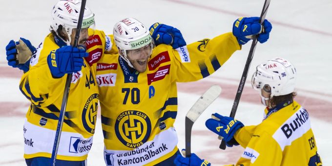 Hc Davos Feiert Ausw Rtssieg In Genf Nau Ch