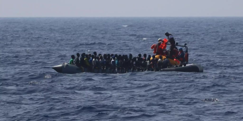 Rzte Ohne Grenzen Rettet Fast Menschen Im Mittelmeer