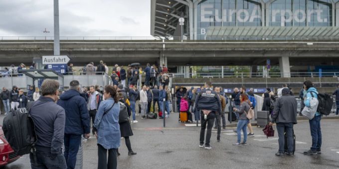 Wieder Flugbetrieb - Basler Flughafen nach Evakuierung geöffnet