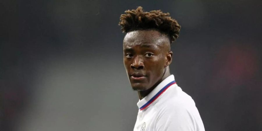 Steht für England in Bulgarien auf dem Platz: Tammy Abraham. Foto: Michel Spingler/AP/dpa