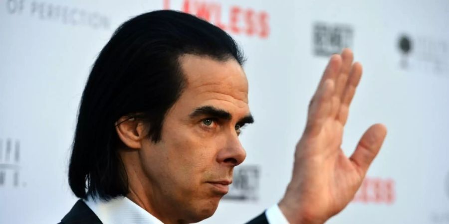 O cantor e compositor australiano Nick Cave anunciou o lançamento de um novo trabalho ap lado da banda The Bad Seeds