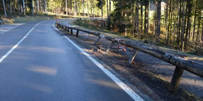 Der junge Mann verursachte im Bereich Steineggwald einen Selbstunfall. kantonspolizei appenzell ausserrhoden