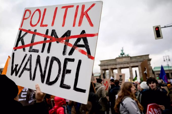 Die 2020er Jahre würden letztlich das Jahrzehnt der globalen ökologischen Wende, meint Zukunftsofrscher Horx. klimastreik klimaschutz