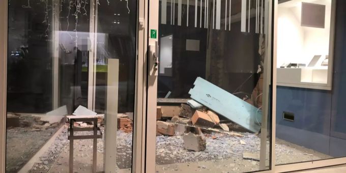 Bankautomat aufgesprengt Bankautomat aufgesprengt