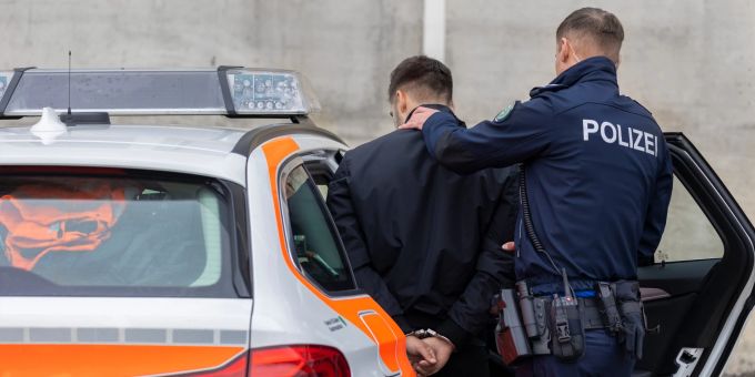 Wittenbach SG: 19-Jähriger stiehlt E-Bike aus Garage. Wittenbach SG