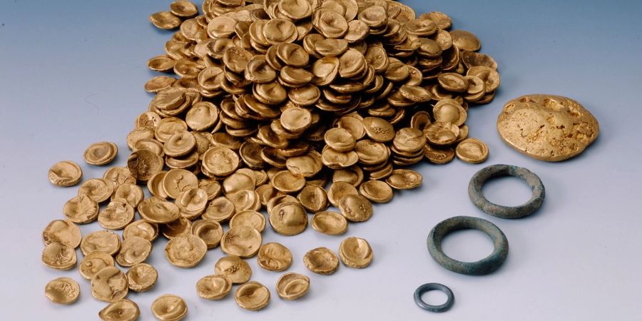Keltische Goldmünzen. Der grösste keltische Goldfund des 20. Jahrhunderts wurde 1999 bei Manching gefunden. Nun wurde der Goldschatz von Einbrechern gestohlen.