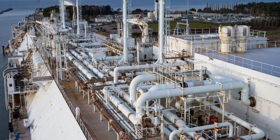 Das schwimmende LNG-Terminal «Neptune» im vorpommerschen Lubmin.