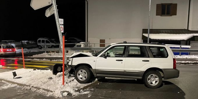 Laax: Auto entwendet und Kollision verursacht Laax: Auto entwendet und Kollision verursacht