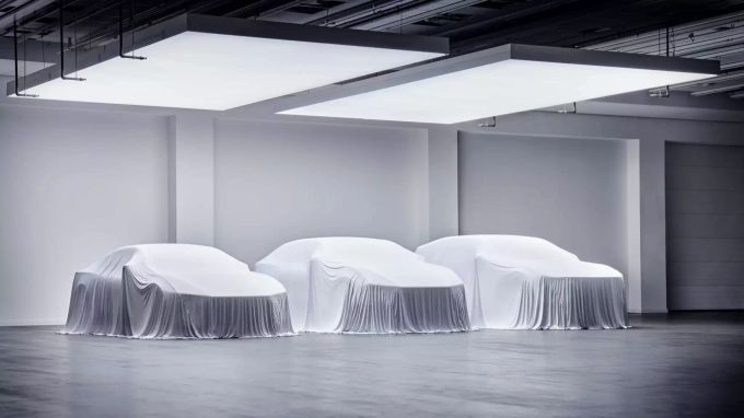 Von rechts nach links: Polestar 3, 4 und 5 zeigen das Lineup bis 2025 der schwedischen Stromer-Marke 2022 Polestar 3