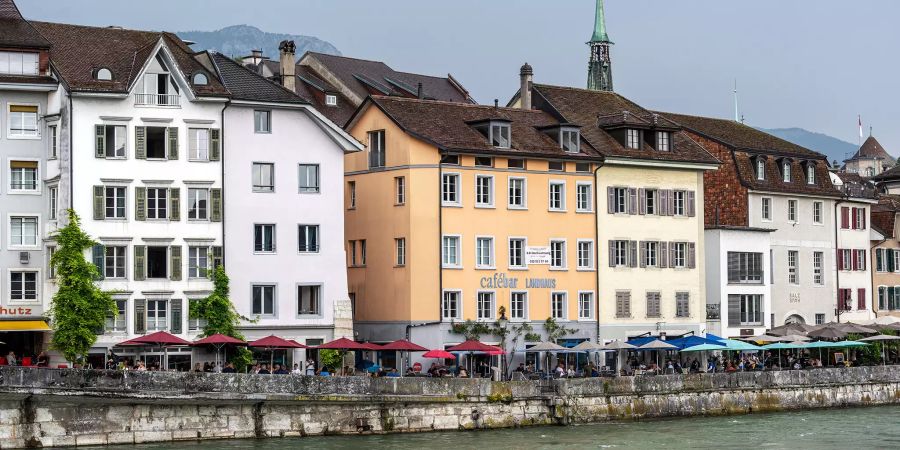 Der Landhausquai in Solothurn mit seinen vielen Bars und Restaurants.