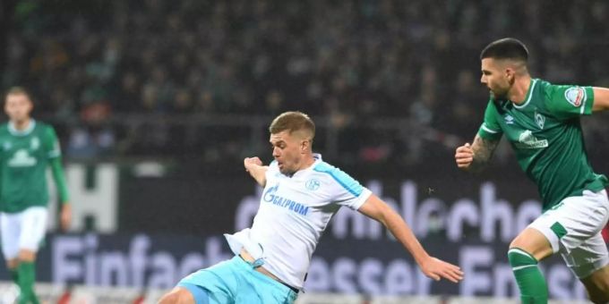 Der FC Schalke 04 muss vorerst auf Simon Terodde (l) verzichten. Foto: Carmen Jaspersen/dpa Der FC Schalke 04 muss vorerst auf Simon Terodde (l) verzichten. Foto: Carmen Jaspersen/dpa