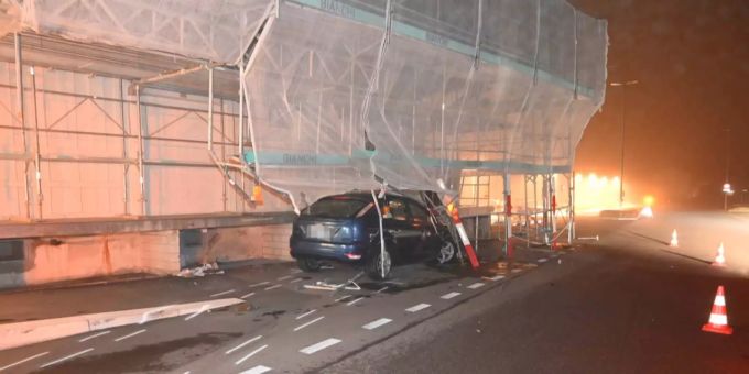 Der entstandene Sachschaden am Auto beläuft sich auf rund 20'000 Franken. Unfall