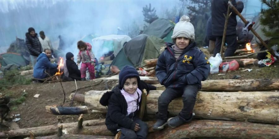 Kinder in einem Lager nahe der belarussisch-polnischen Grenze