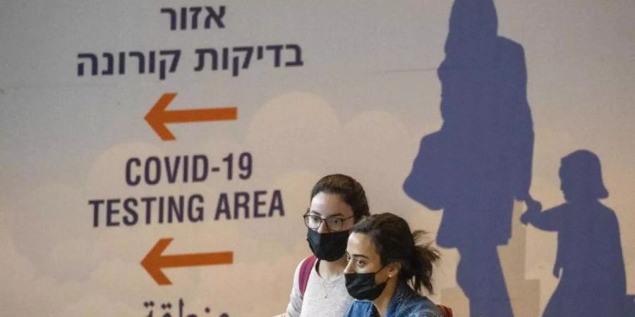 Für Touristen bleiben die Grenzen Israels noch bis zum 29. Dezember geschlossen. Grund ist die Sorge, dass mit der neuen Virusvariante Omikron eine neue Infektionswelle aufkommen könnte. Foto: Ariel Schalit/AP/dpa/Archiv