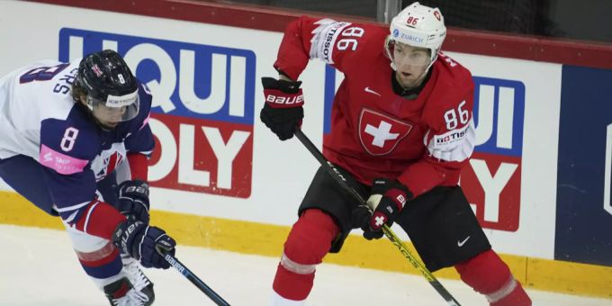 Janis Moser an der Eishockey-WM in Lettland. Steht er bald für die Arizona Coyotes auf dem Eis? Arizona Coyotes