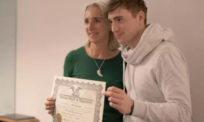 Am Palacios Relations Institut wurden bisher über 2'000 HypnosetherapeutInnen ausgebildet, darunter besonders auch medizinisches Fachpersonal. Hypnose Gabriel Palacios