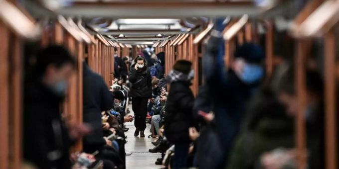 Fahrgäste in der Moskauer U-Bahn Fahrgäste in der Moskauer U-Bahn