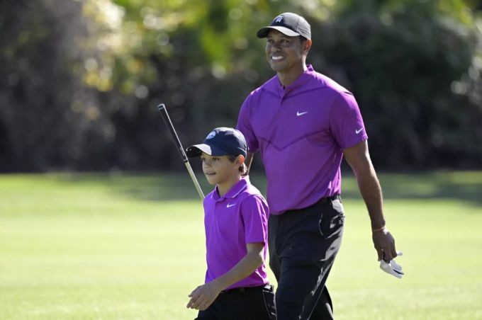 Tiger Woods und sein Sohn Charlie werden zusammen ein Turnier bestreiten. Tiger Woods