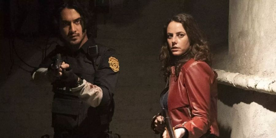 Leon S. Kennedy (Avan Jogia) und Claire Redfield (Kaya Scodelario) in «Resident Evil: Welcome to Raccoon City»