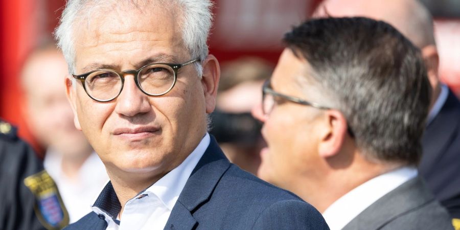 Es ist das erste Mal, dass die hessischen Grünen einen eigenen Kandidaten für den Einzug in die Staatskanzlei aufstellen.