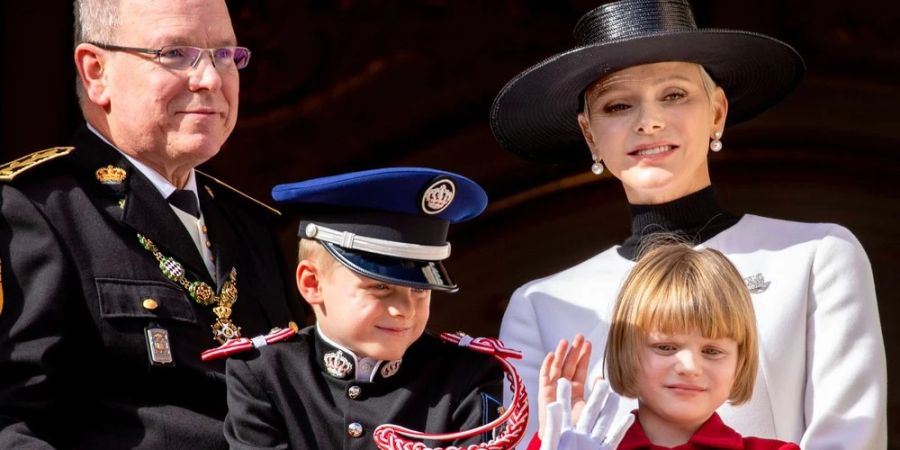 Fürstin Charlène von Monaco mit ihrer Familie.