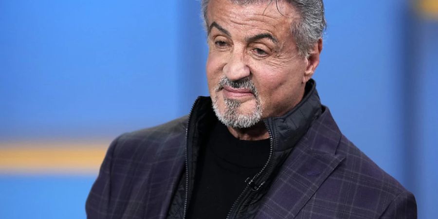 Hollywood-Star Sylvester Stallone, der zuletzt die TV-Serie «Tulsa King» drehte, will auch bei der Arbeit die Familie an seiner Seite haben. «Deshalb machen wir eine Reality-Show, so dass ich die ganze Zeit mit ihnen zusammen sein kann.» (Archivbild)