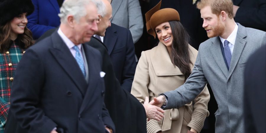 Ein Bild aus alten Tagen: Charles, Meghan und Prinz Harry.