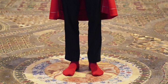 Besucher dürfen Westminster Abbey nur mit Socken betreten aufgrund des heiklen Mosaikbodens. Socken Westminster Abbey