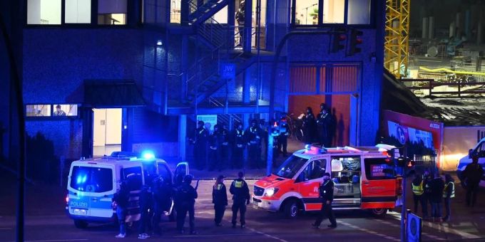 Polizei Buch Gott satan