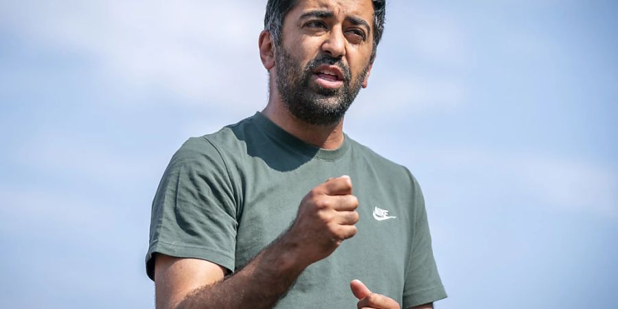 ARCHIV - Humza Yousaf, Gesundheitsminister von Schottland, spricht vor Journalisten. Foto: Jane Barlow/PA Wire/dpa