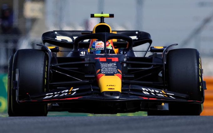 Sergio Perez stellte die Bestzeit in der Vorbereitung auf. lewis hamilton
