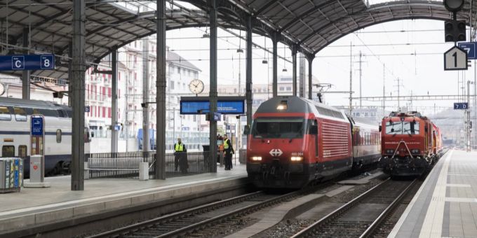 Ein Mann wurde Ende Januar 2022 am Bahnhof Olten von einem Unbekannten auf ein Gleis gestossen. Das Opfer blieb unverletzt. Bahnhof Olten