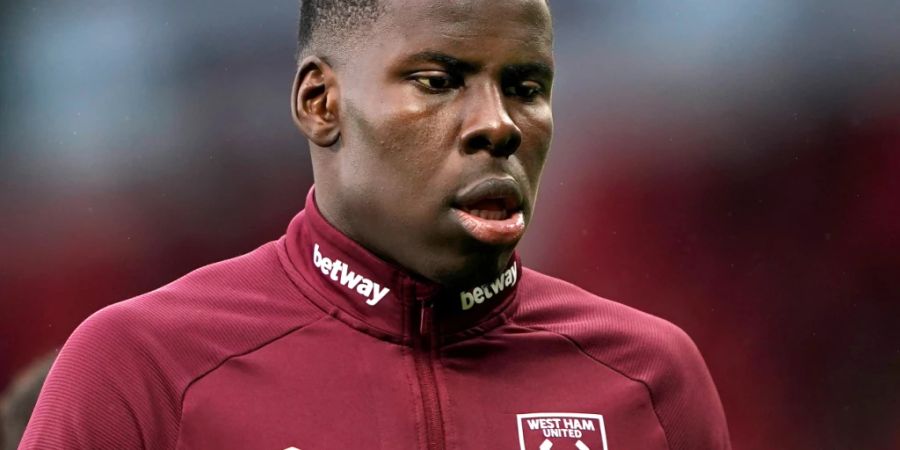 ARCHIV - Kurt Zouma von West Ham United wärmt sich vor dem Start des Fussballspiels der englischen Premier League zwischen Manchester United und West Ham United in Old Trafford auf. Foto: Zac Goodwin/PA Wire/dpa