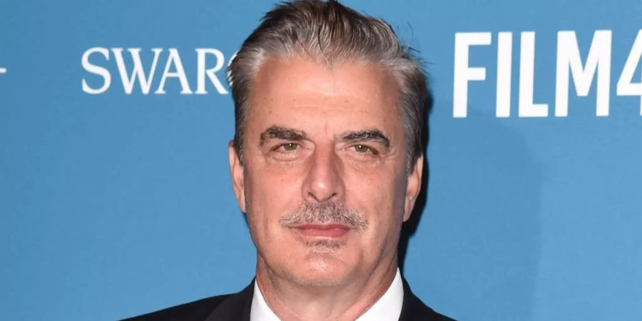 Chris Noth bestreitet die Vorwürfe gegen ihn.