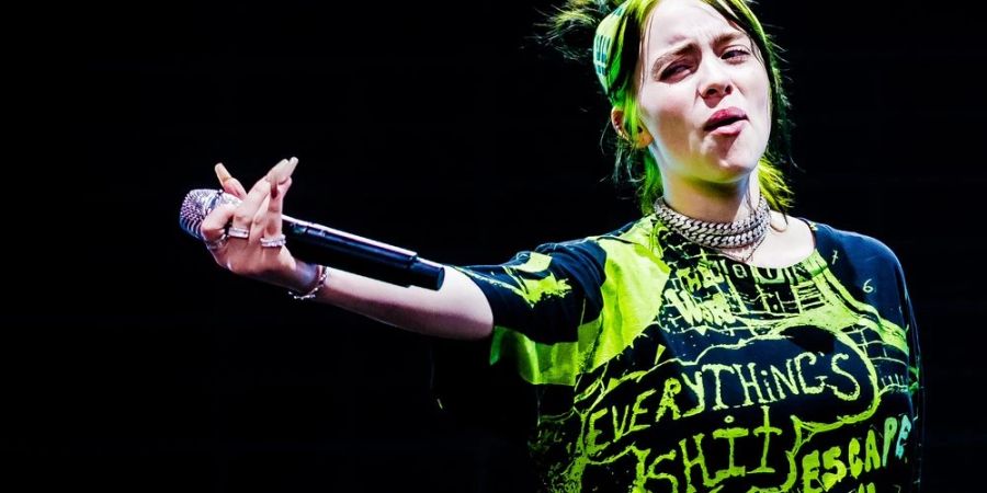 Billie Eilish auf der Bühne (Archivbild von 2019).