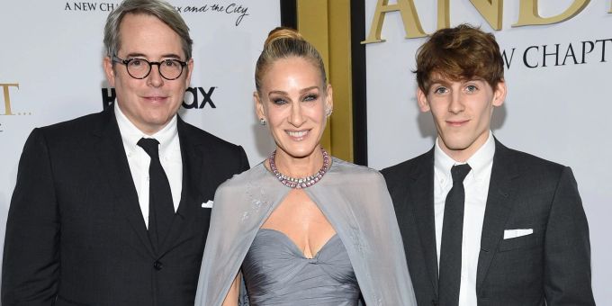 Matthew Broderick, Sarah Jessica Parker (l) and their son James Wilkie Broderick in New York.