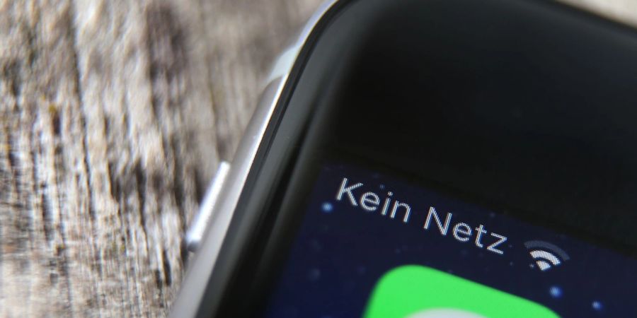 Die Aufschrift «Kein Netz» ist auf dem Bildschirm eines Mobiltelefons zu sehen.