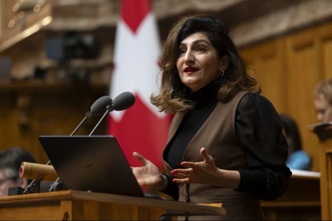 Auch die Stadtbasler Nationalrätin Sibel Arslan kommt für die Nachfolge von Balthasar Glättli infrage: Sie müsse sich diesen Schritt aber noch genau überlegen. (Archivbild) Grüne Parteipräsidium Glättli Nachfolge