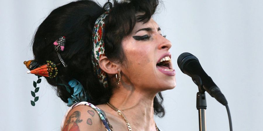 Ein erster Trailer zum Biopic über die 2011 gestorbene Soul-Ikone Amy Winehouse wurde veröffentlicht. Nach dem Album-Titel «Back to Black» benannt, handelt der Film von den Anfängen und Erfolgen der Grammy-Gewinnerin und von ihrem bewegten Privatleben.