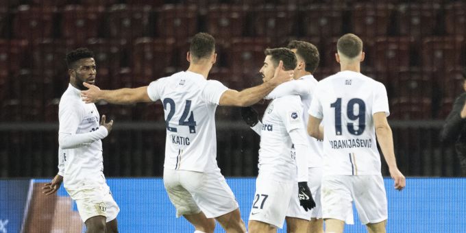 Jubel bei den Spielern des FCZ nach dem Tor zum 2:2 im Spiel gegen Lausanne-Sport. FCZ